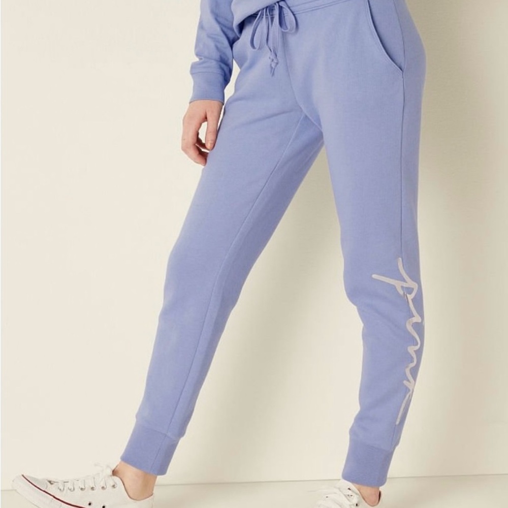 VS PINK Periwinkle joggers!